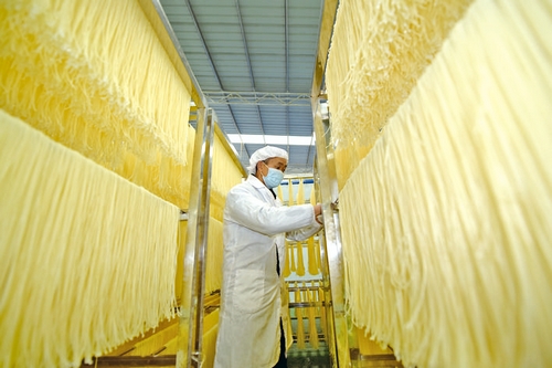 加快特色農產品加工 保供年貨市場